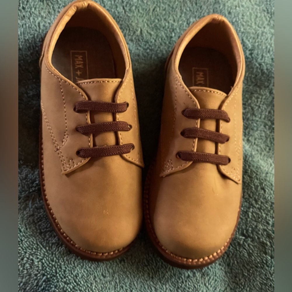 Boys soft suede slip ons-MAX N JAKE size 10-dress type shoes ⛄️
